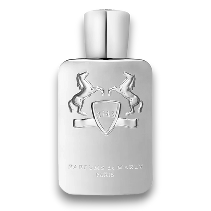 Ένα ασημί μπουκάλι αρώματος του οίκου Parfums de Marly